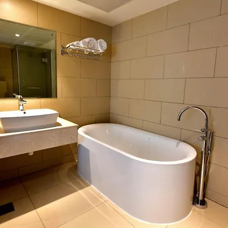 Be Inn Hotel Seeb Esterno foto